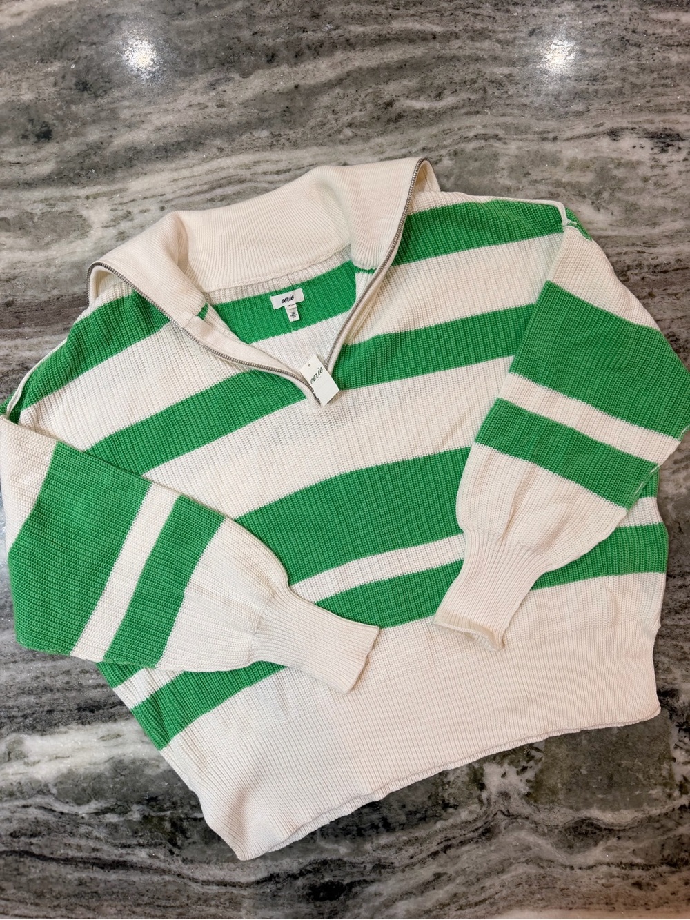 NWT Aerie Green and White Striped Half-Zip Sweater Top
XS -Oversized Fit